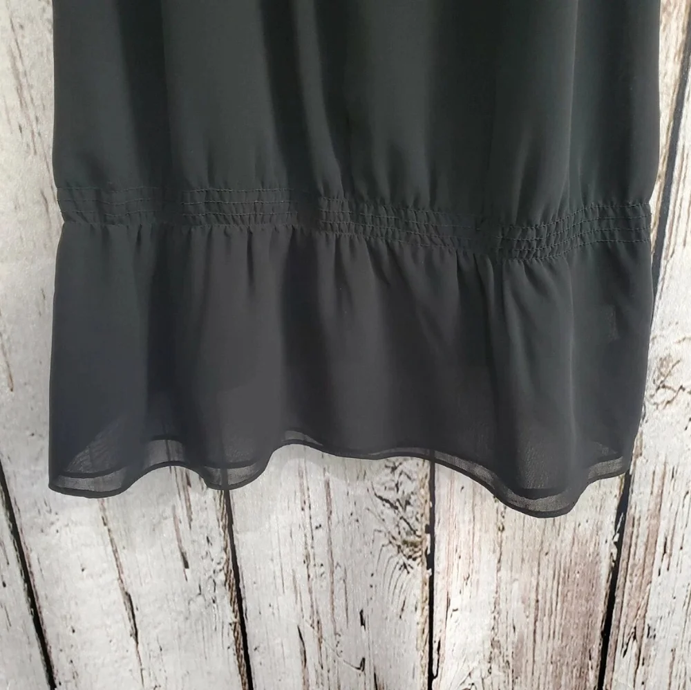 White‎ House Black Market Womens Small Yolk Neck Peplum Sleeveless Blouse EUC - Picture 3 of 6